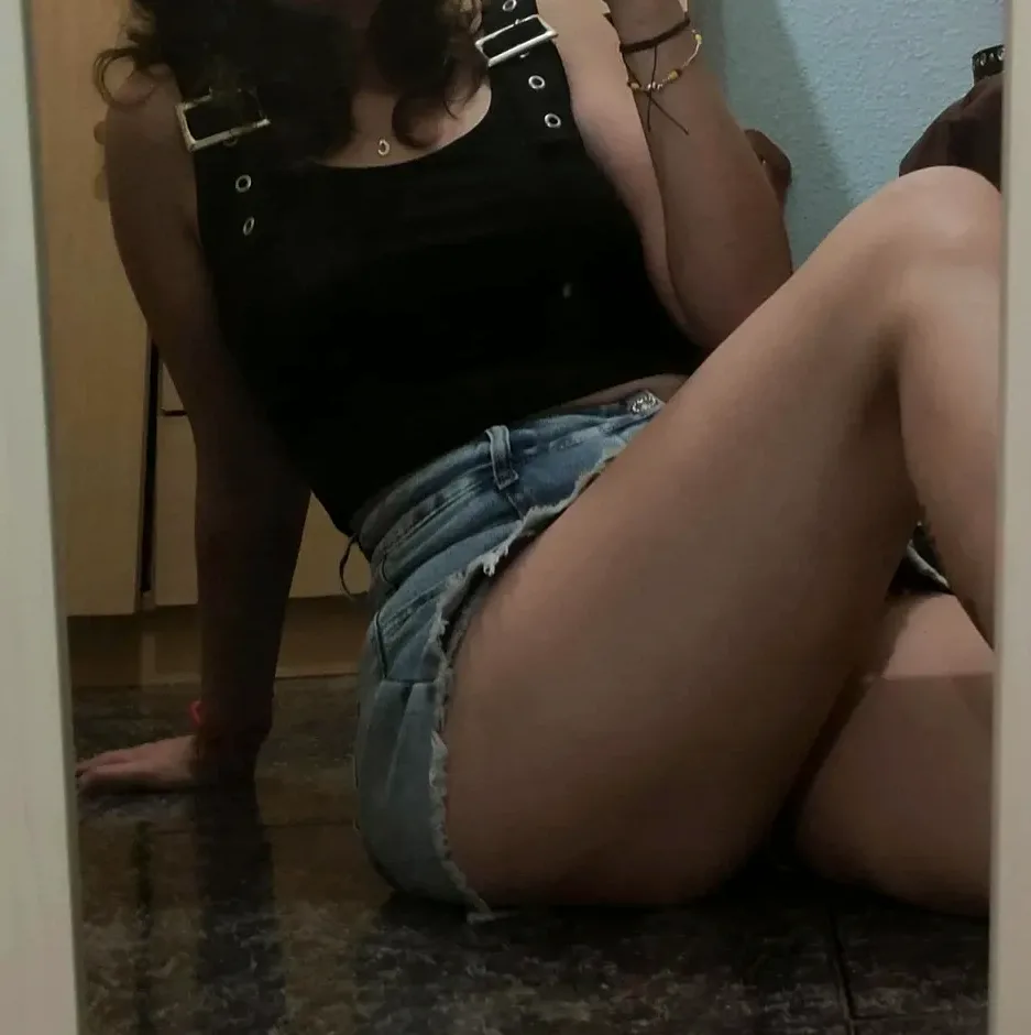 Alena, 32