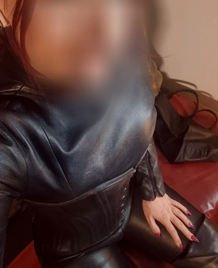 Antonia, 38