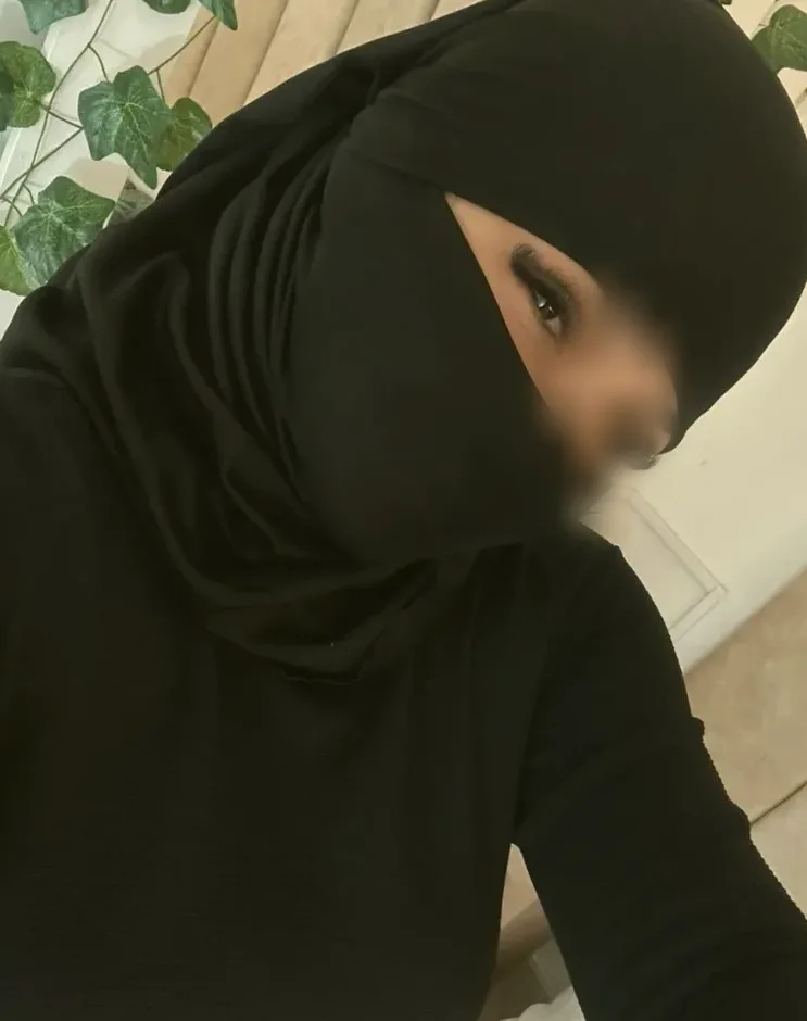 Jasmin, 22