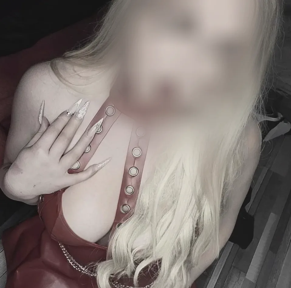 Juliane, 29