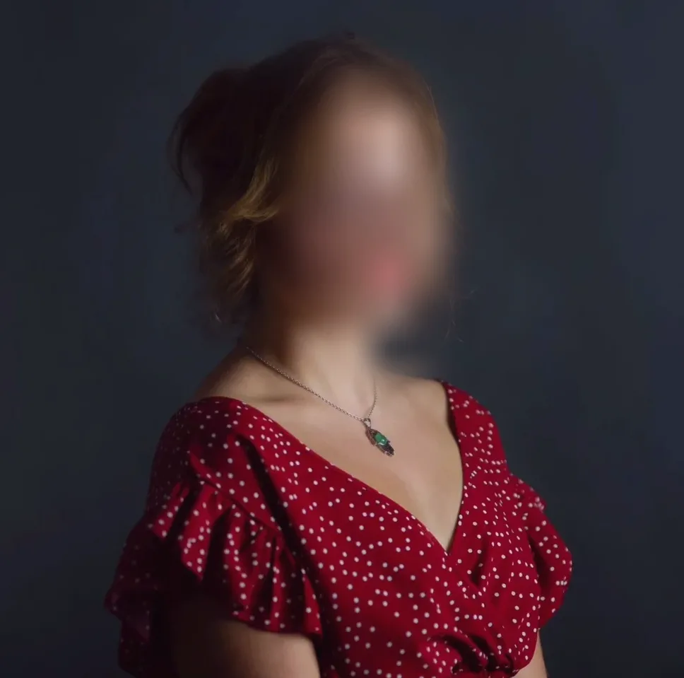 Lucia, 25