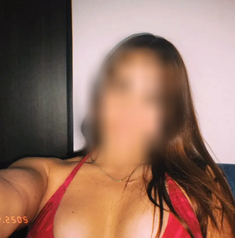 Paula, 26