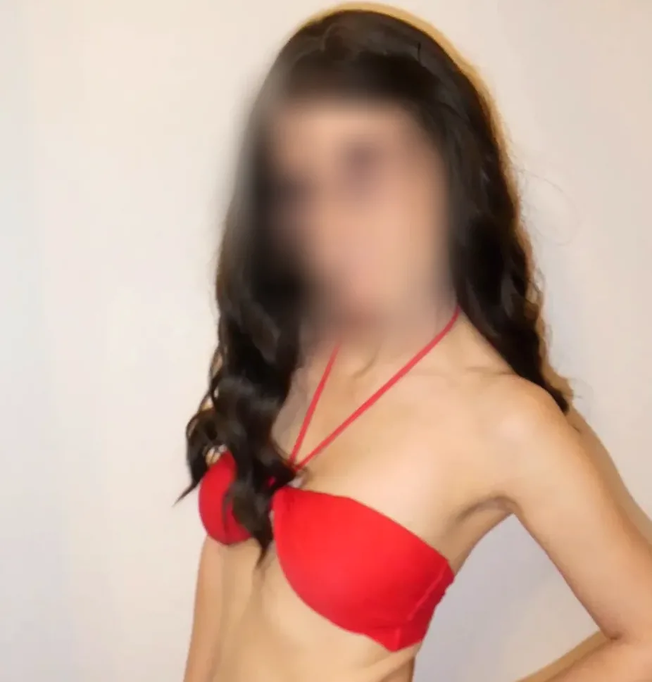 Sarah, 26