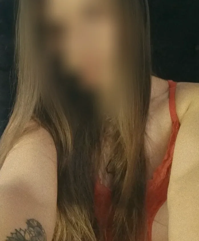 Sina, 25